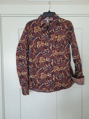 Cinch Women's Paisley Button-Down Shirt in Navy, Gold, and Red